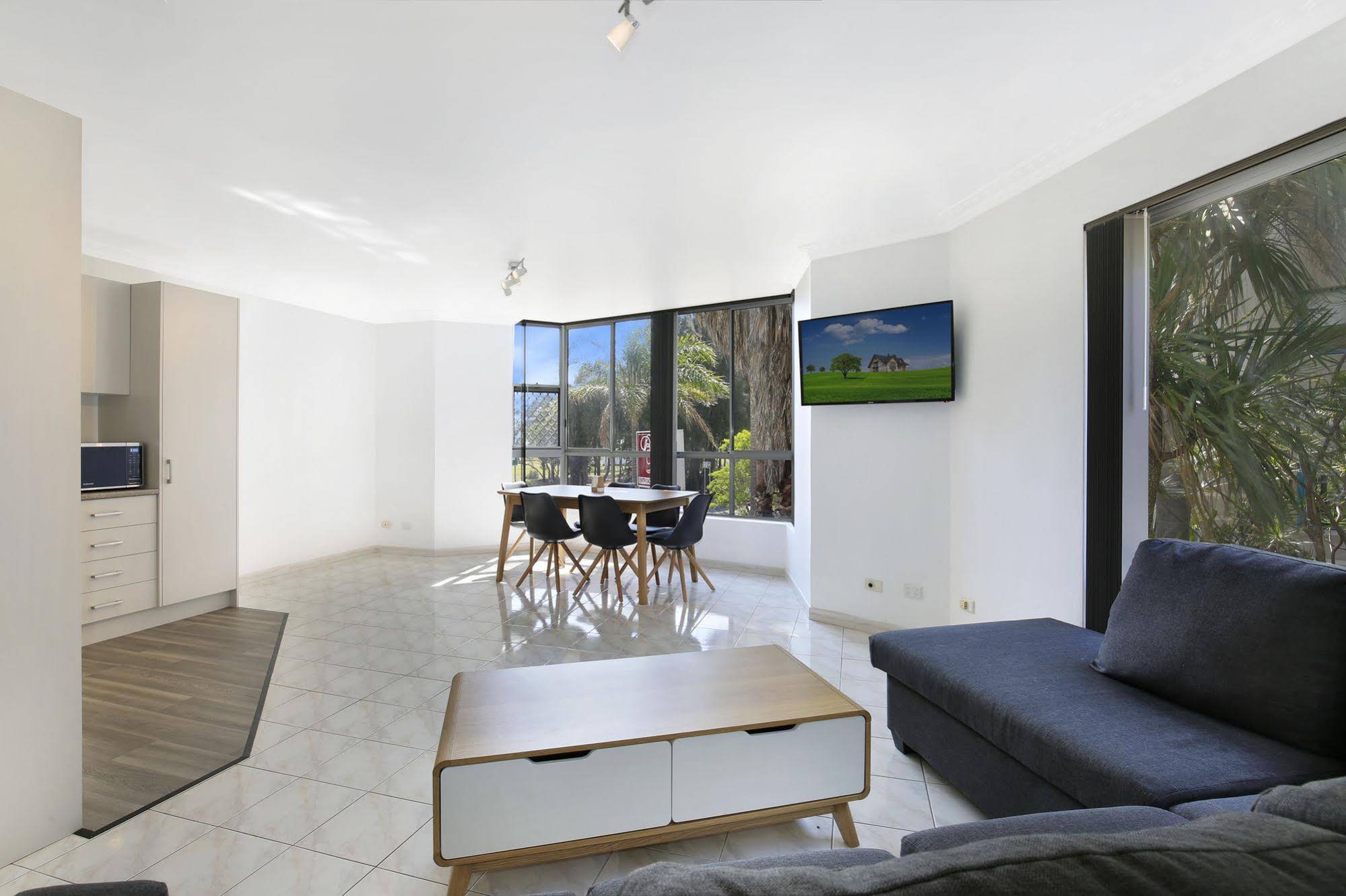 Beach Park Motor Inn