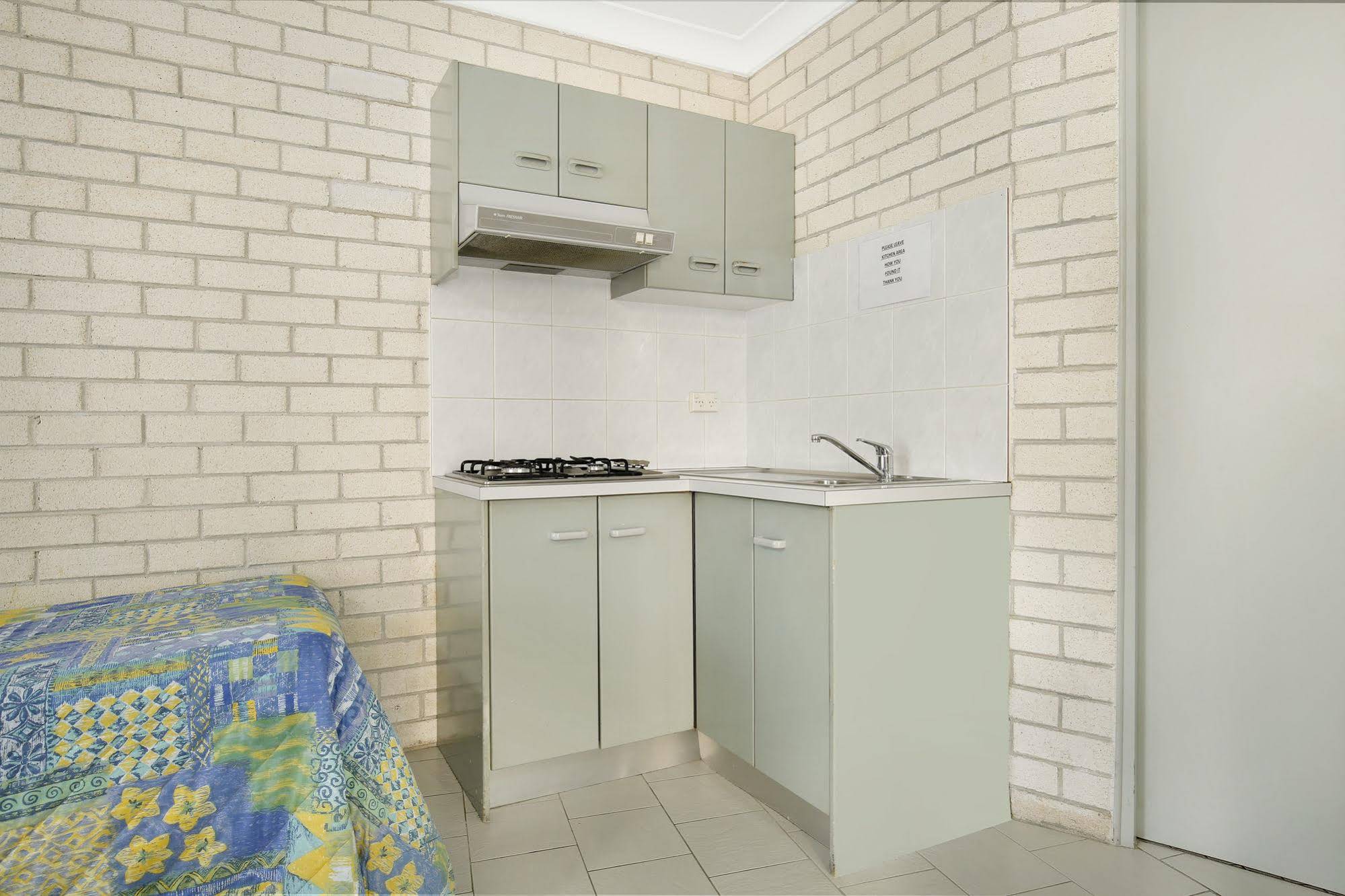 Beach Park Motor Inn