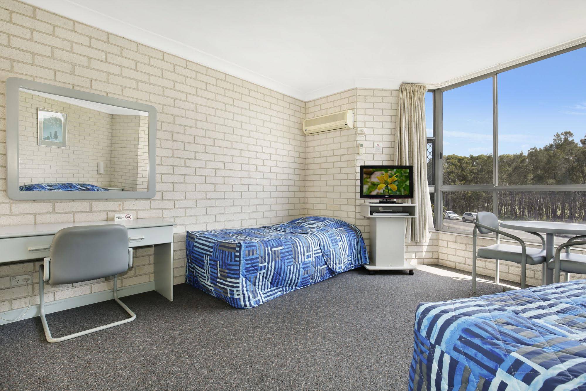 Beach Park Motor Inn