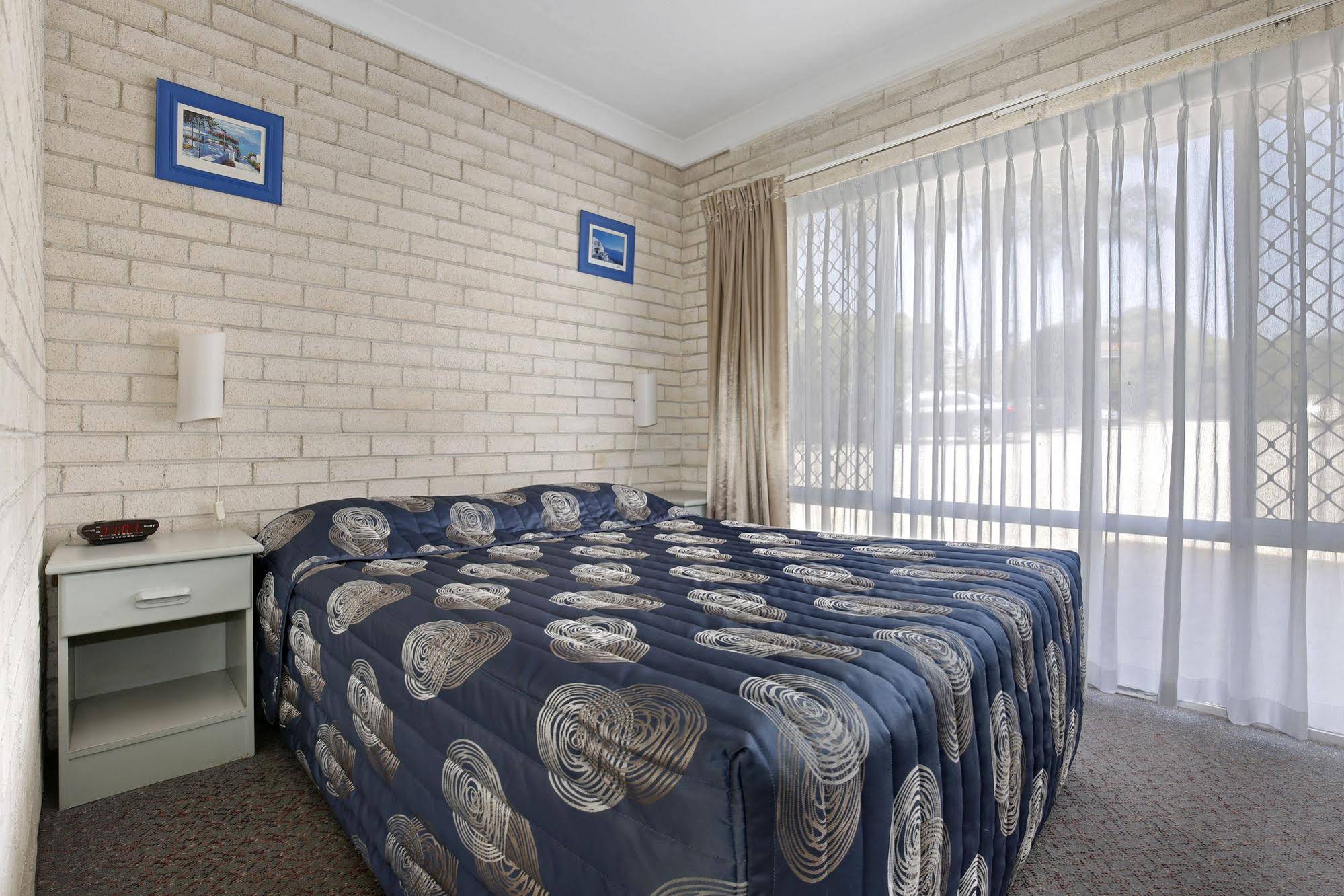 Beach Park Motor Inn