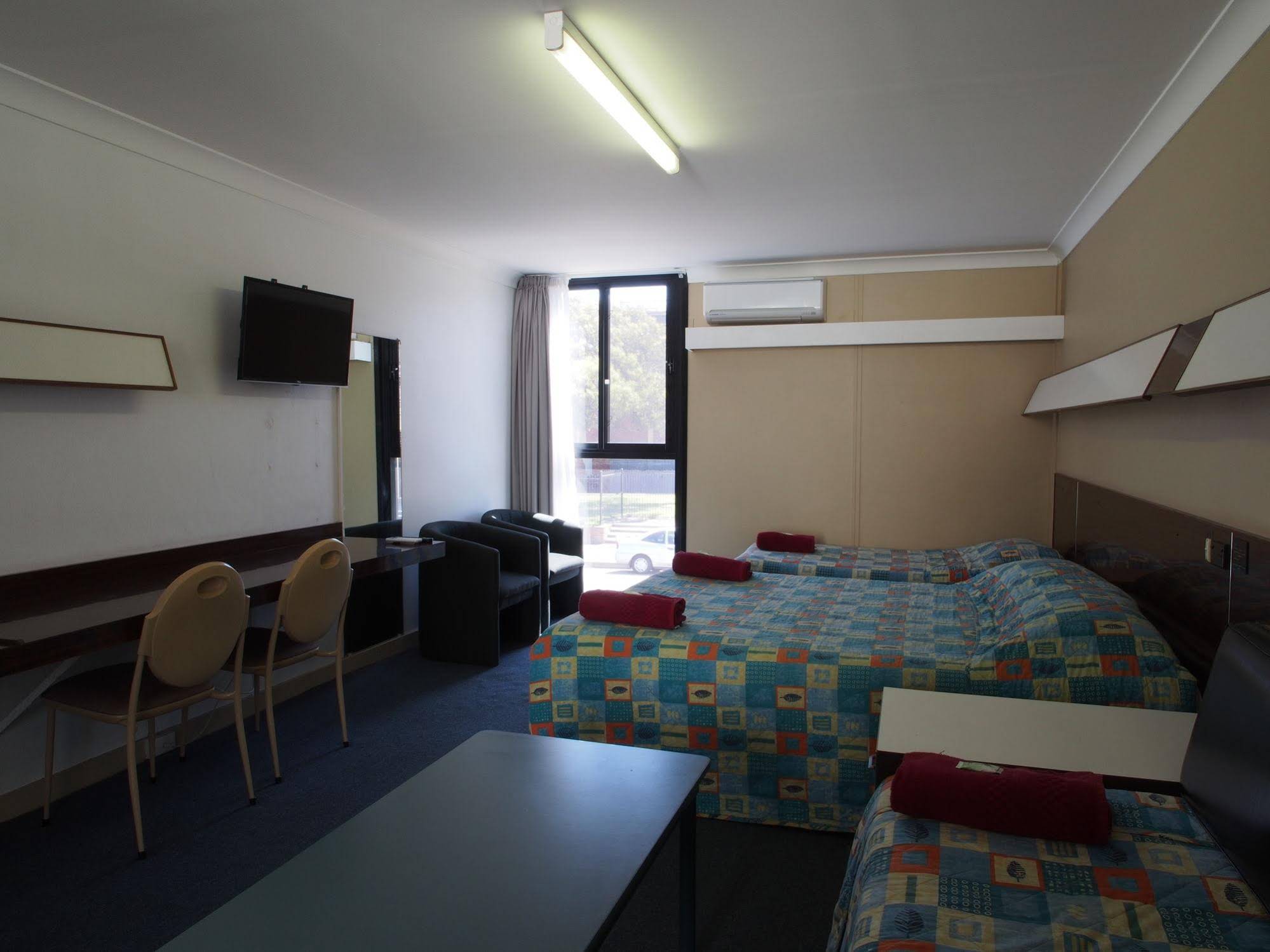 City Beach Motel