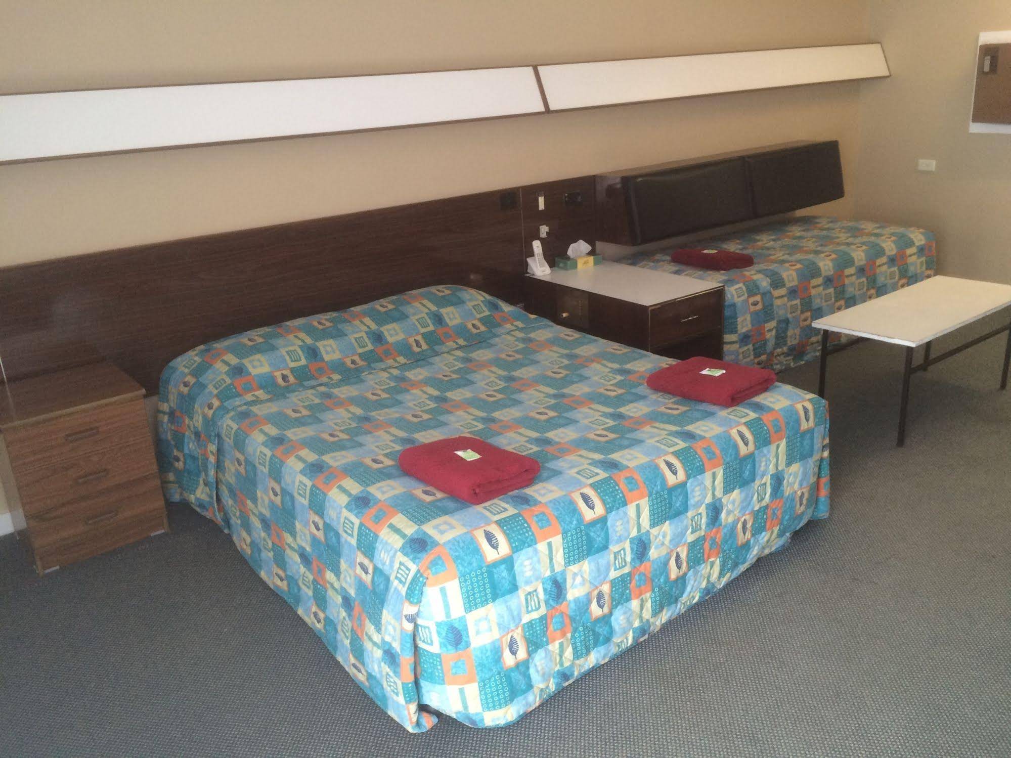 City Beach Motel