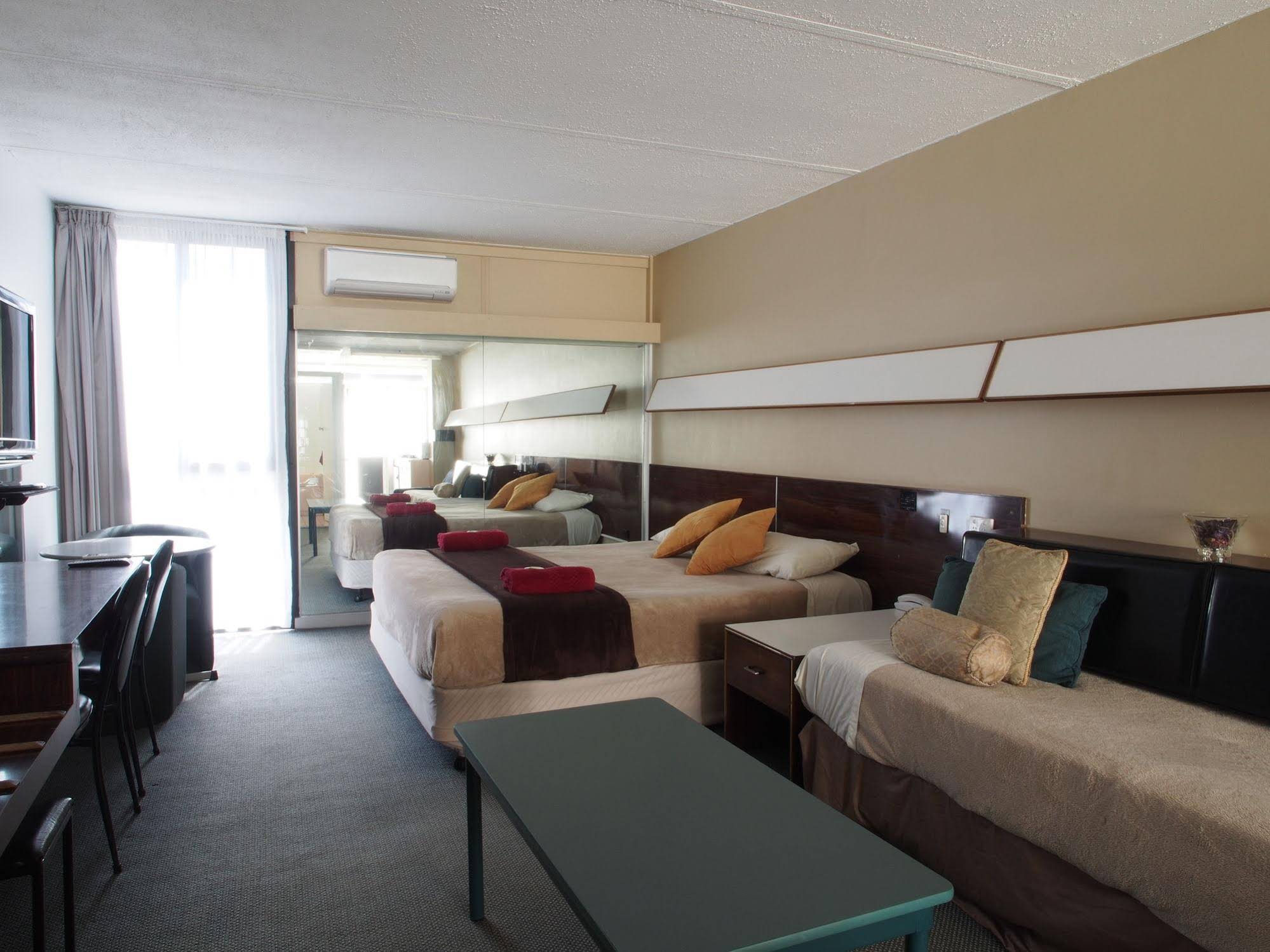 City Beach Motel