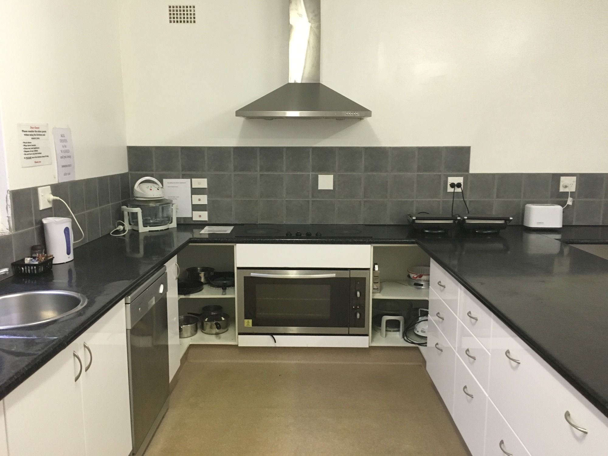 Flinders Motel (Wollongong)