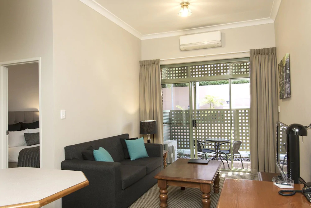 The Belmore All Suite Hotel