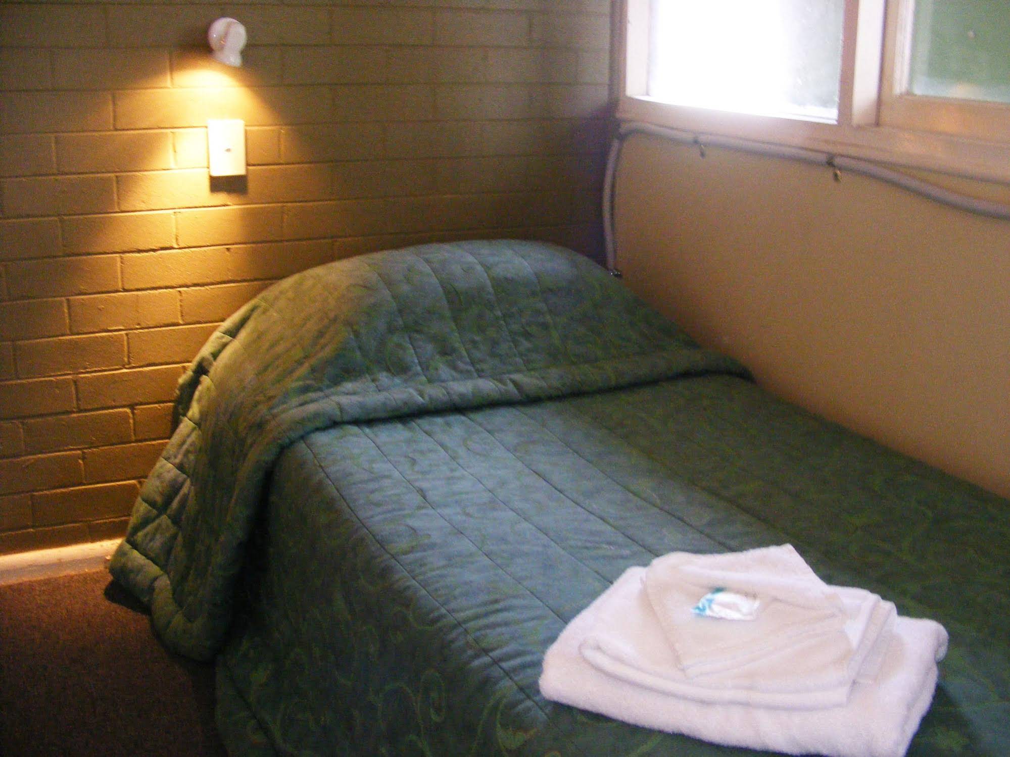 Rod N Reel Hotel Motel Woodburn