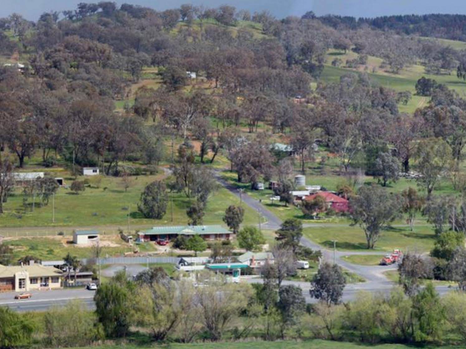 Woomargama Village Hotel Motel