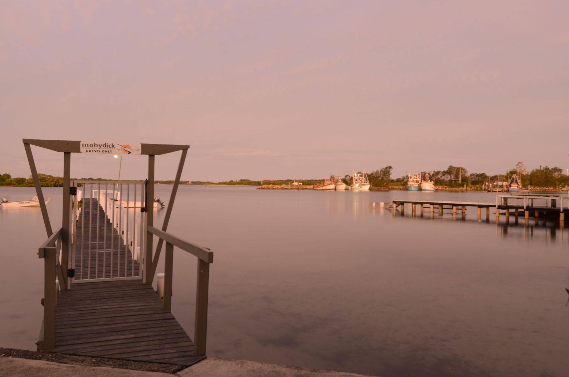 Moby Dick Waterfront Resort Motel