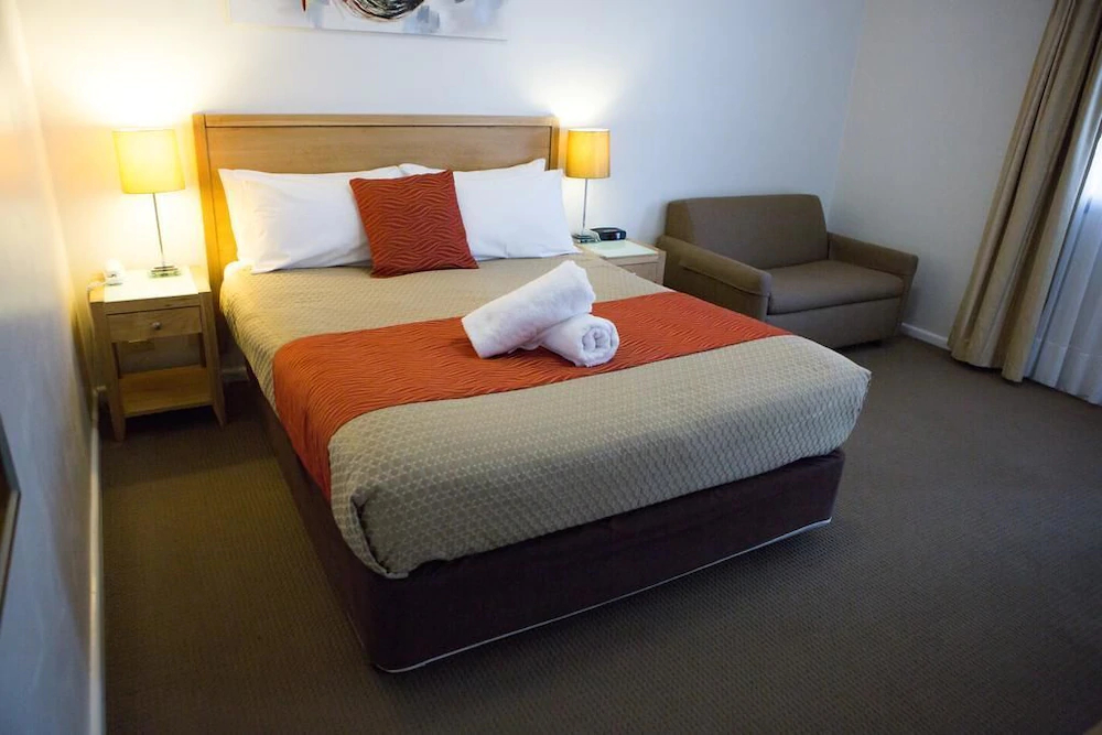 Colonial Lodge Motor Inn