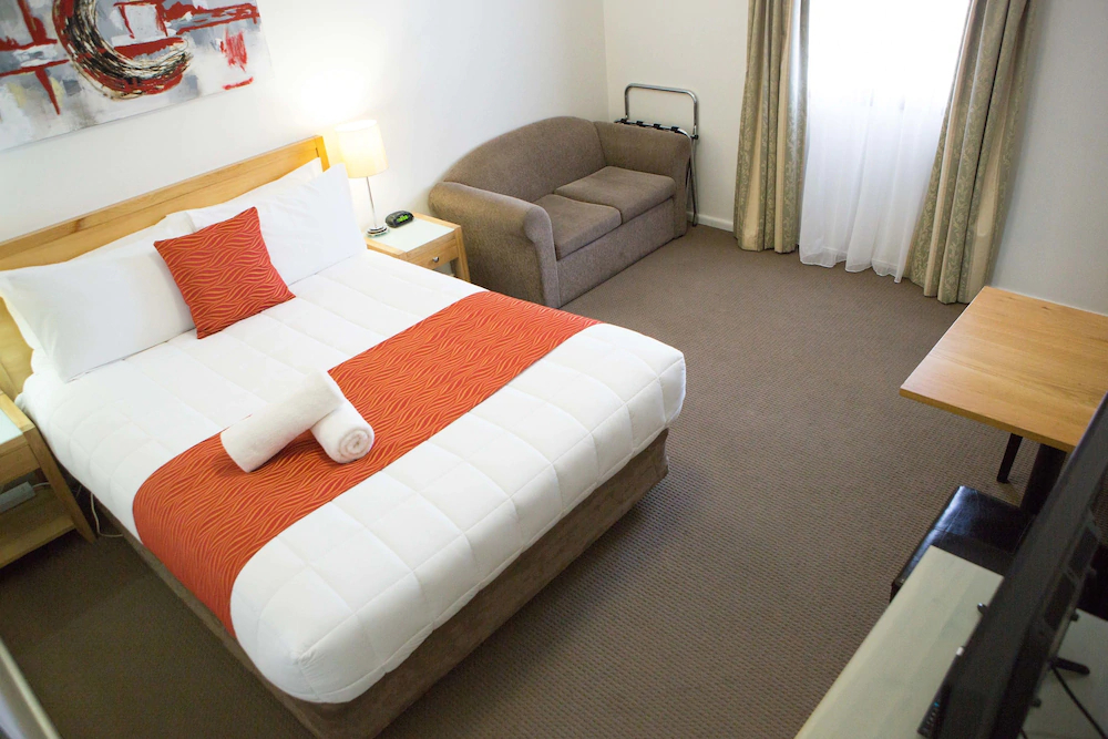 Colonial Lodge Motor Inn