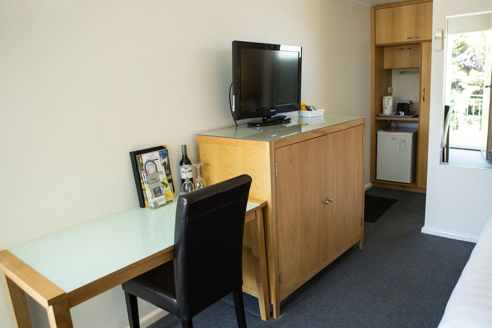 Colonial Lodge Motor Inn