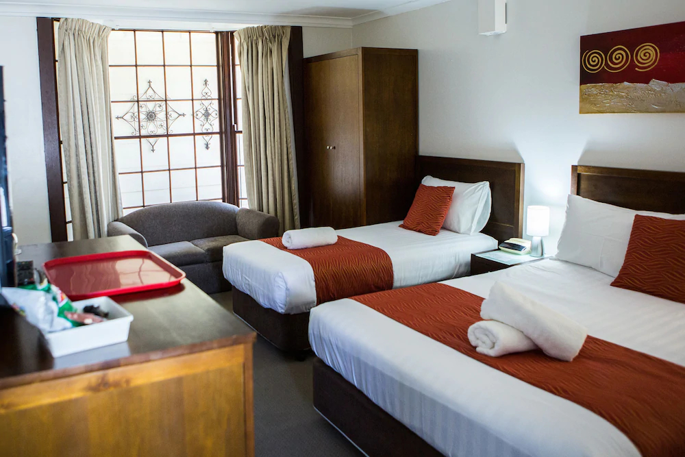 Colonial Lodge Motor Inn