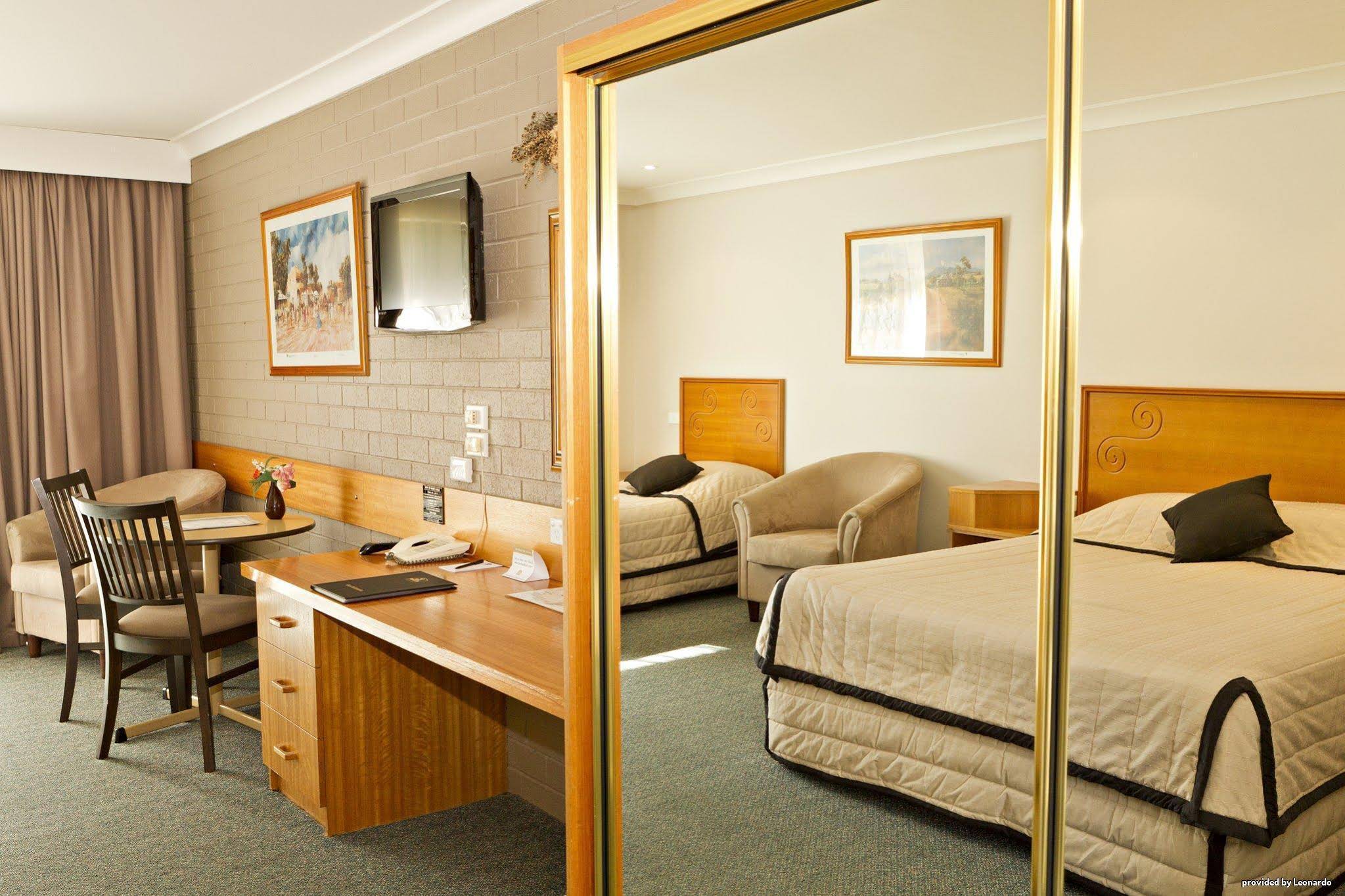Hilltops Retreat Motor Inn