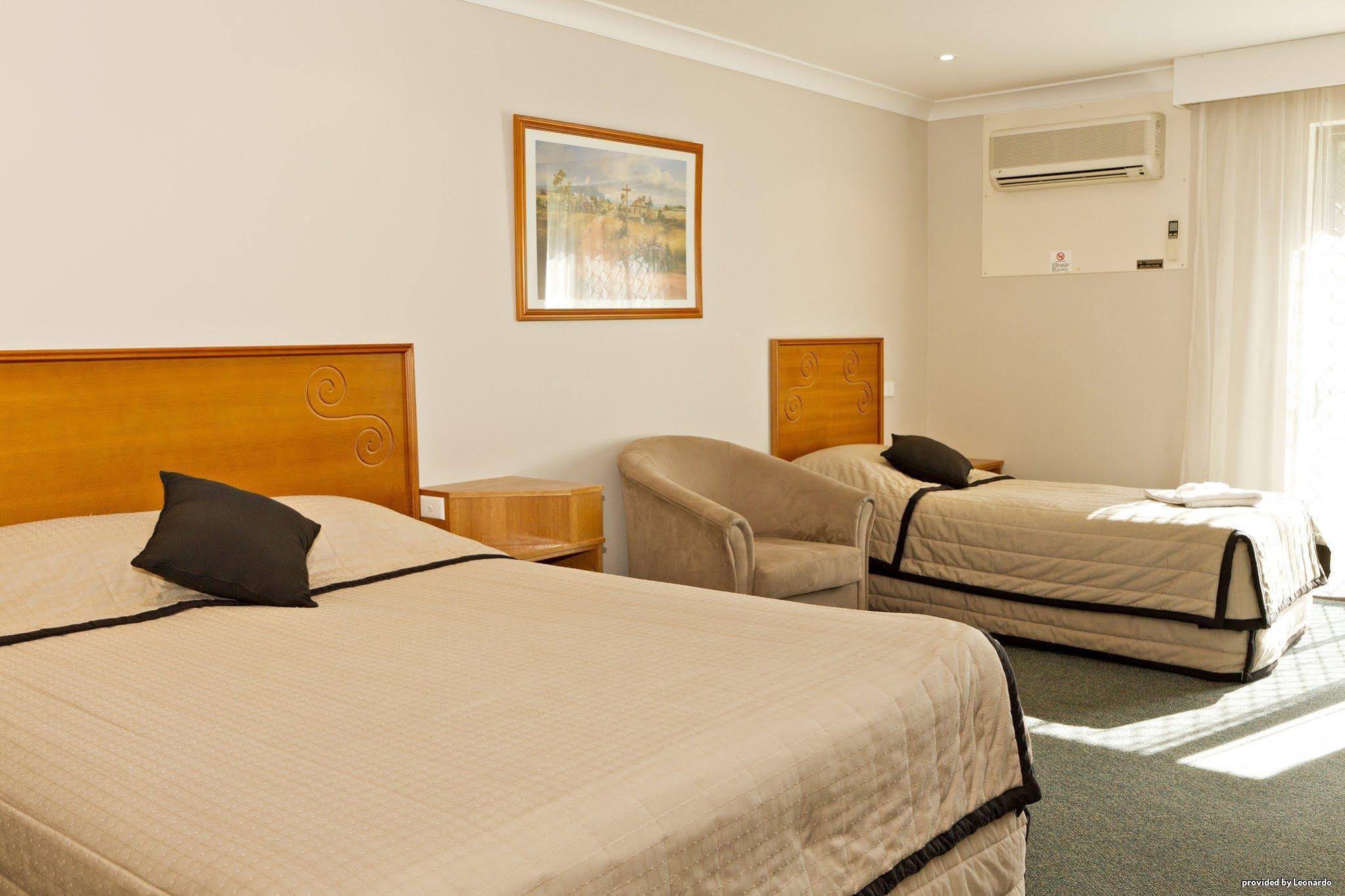 Hilltops Retreat Motor Inn