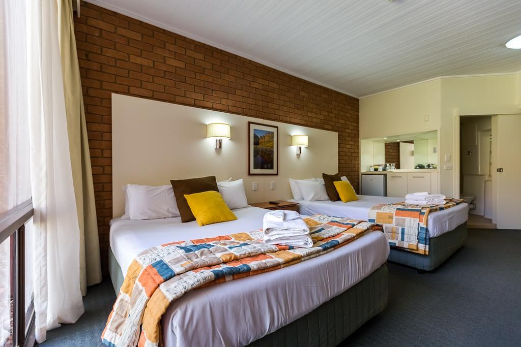 Alice in the Territory