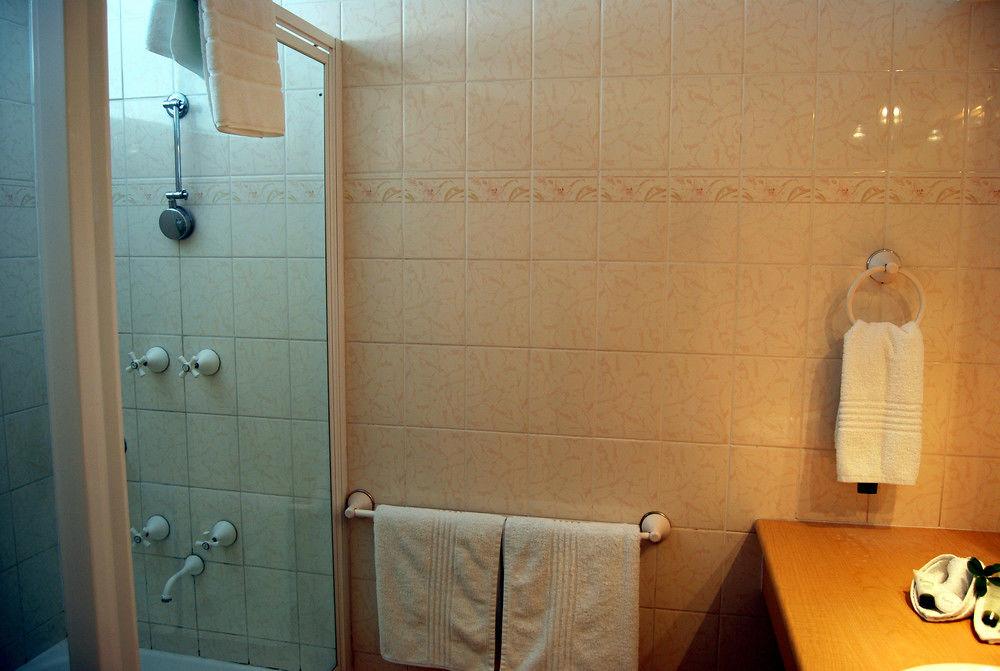 Stay at Alice Springs Hotel