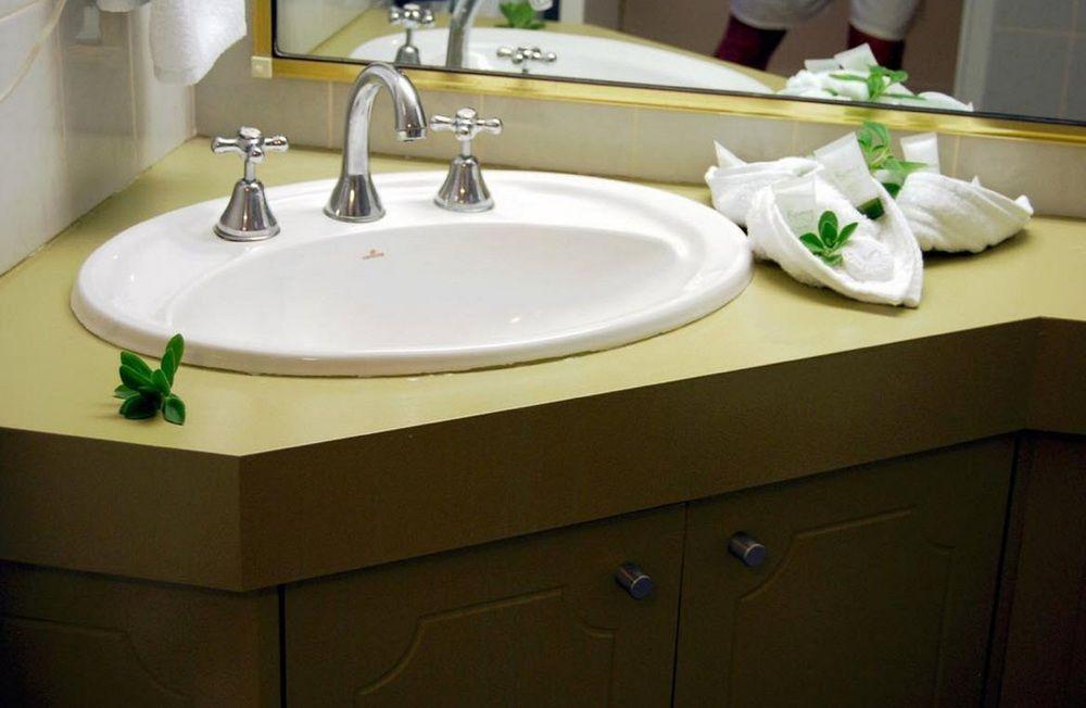 Stay at Alice Springs Hotel