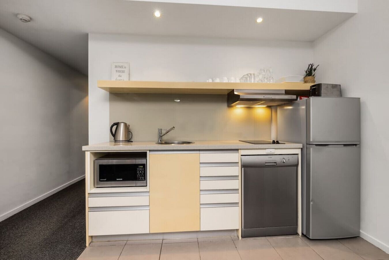 Signatures On Knuckey