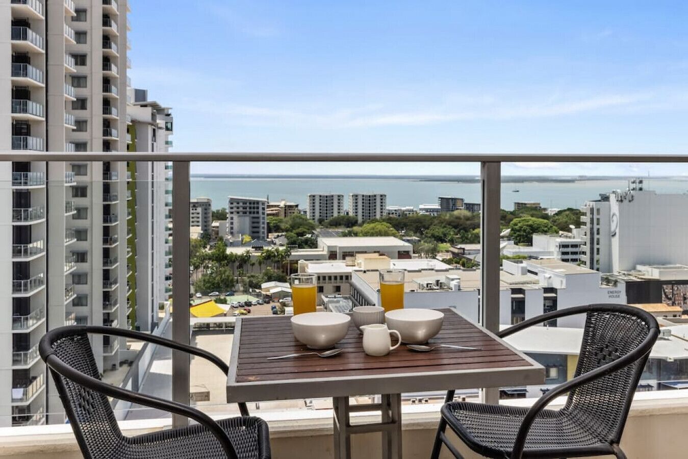 Signatures On Knuckey