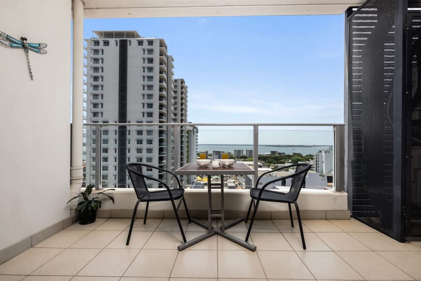 Signatures On Knuckey