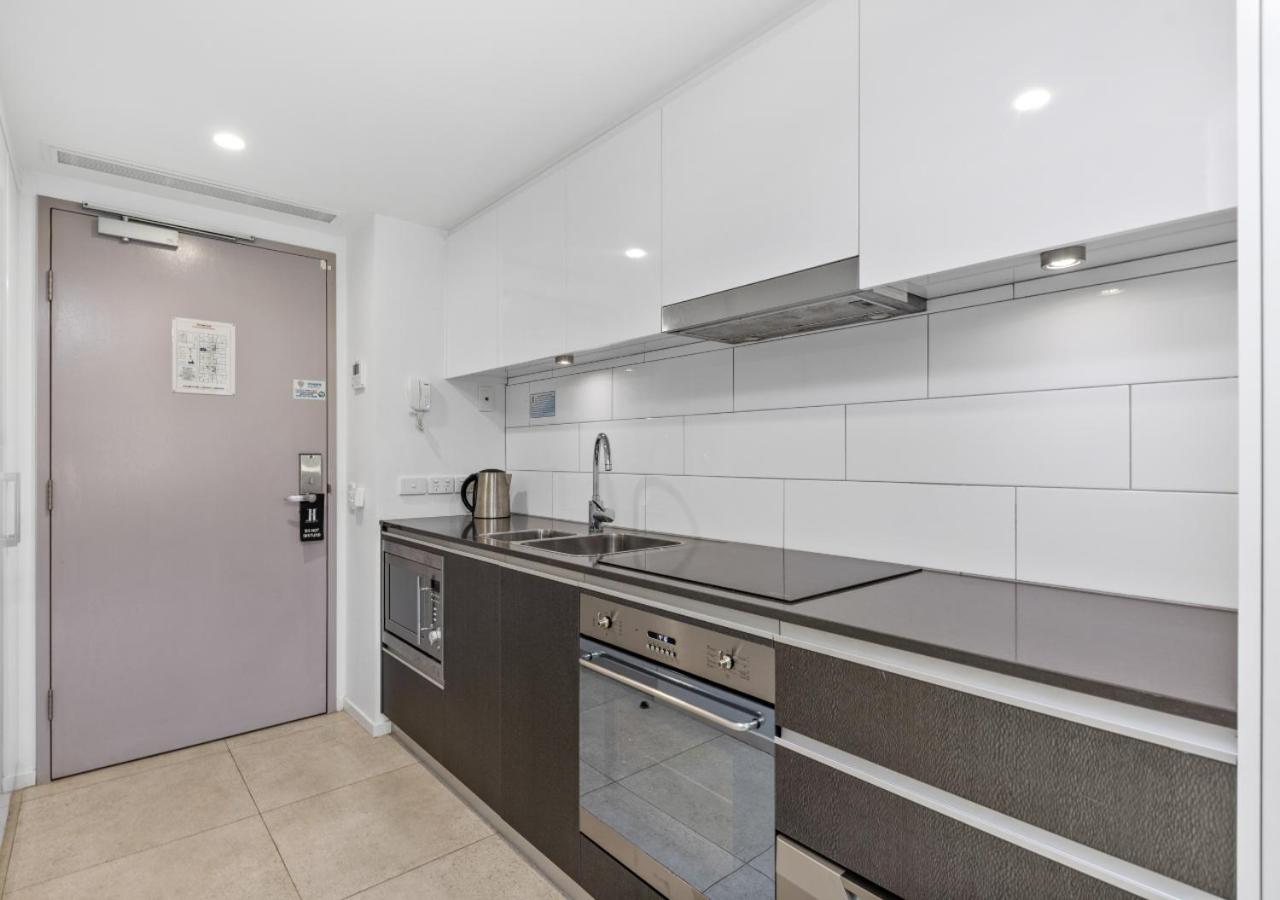 H on Mitchell Apartment Hotel