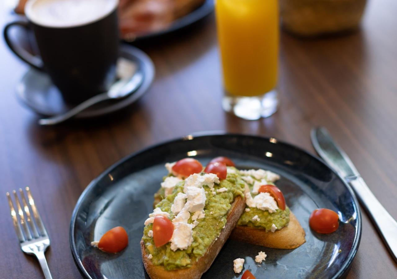 H on Mitchell Apartment Hotel