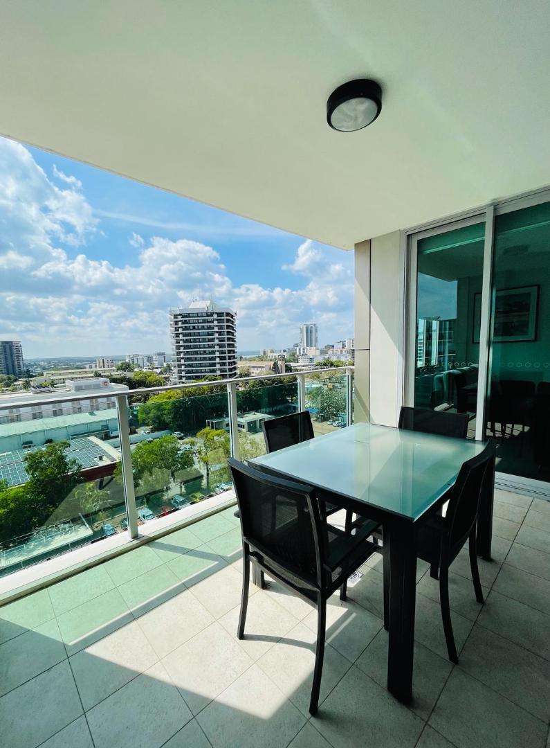 H on Mitchell Apartment Hotel