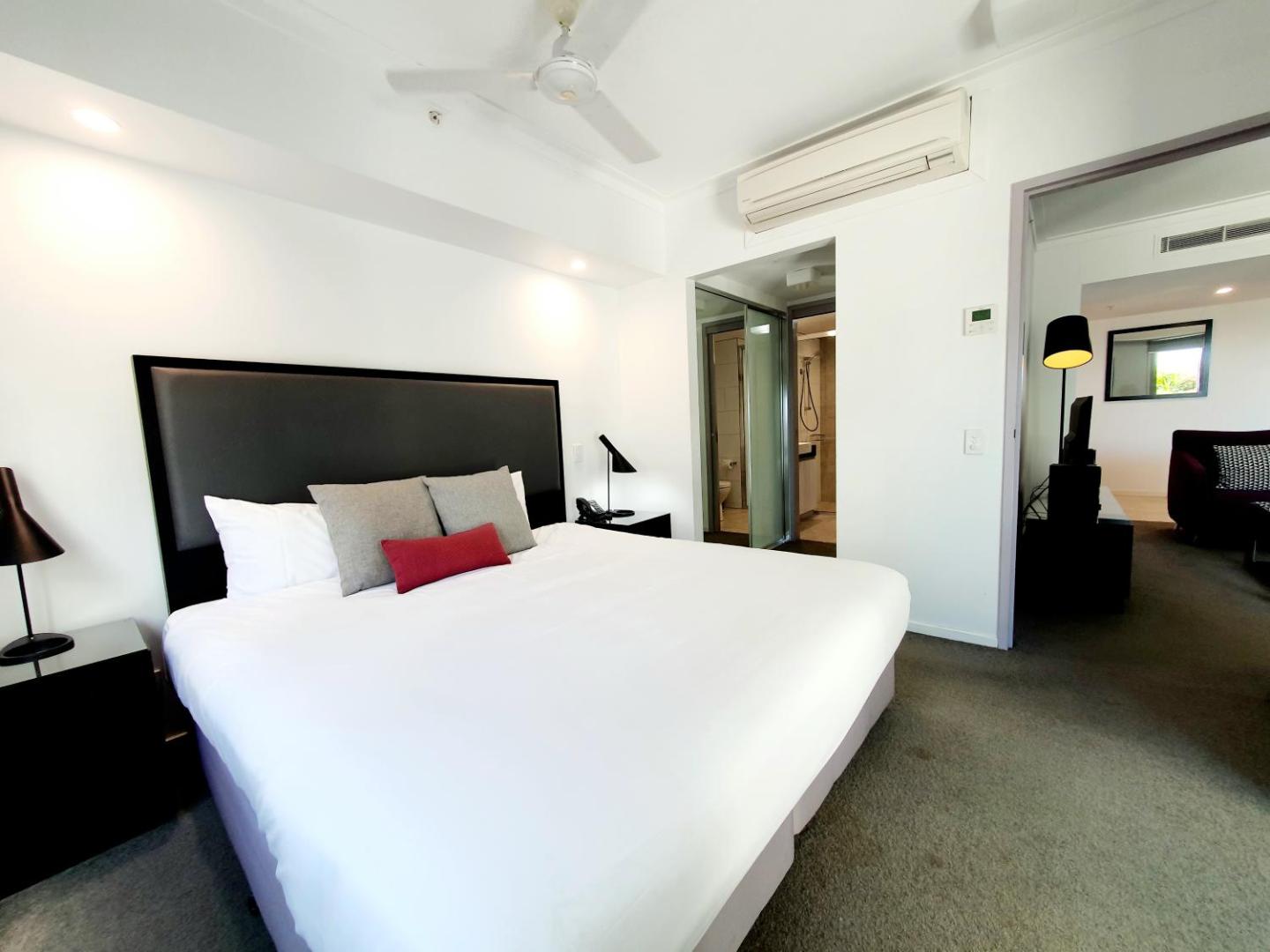 H on Mitchell Apartment Hotel