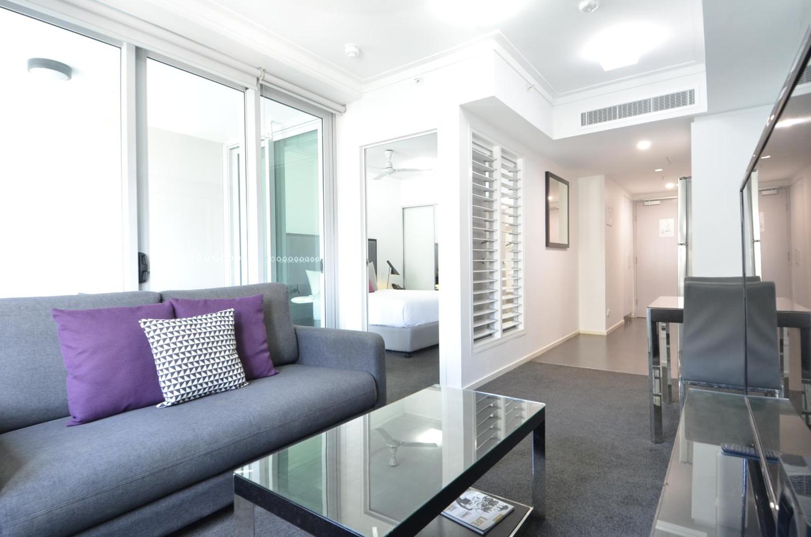 H on Mitchell Apartment Hotel