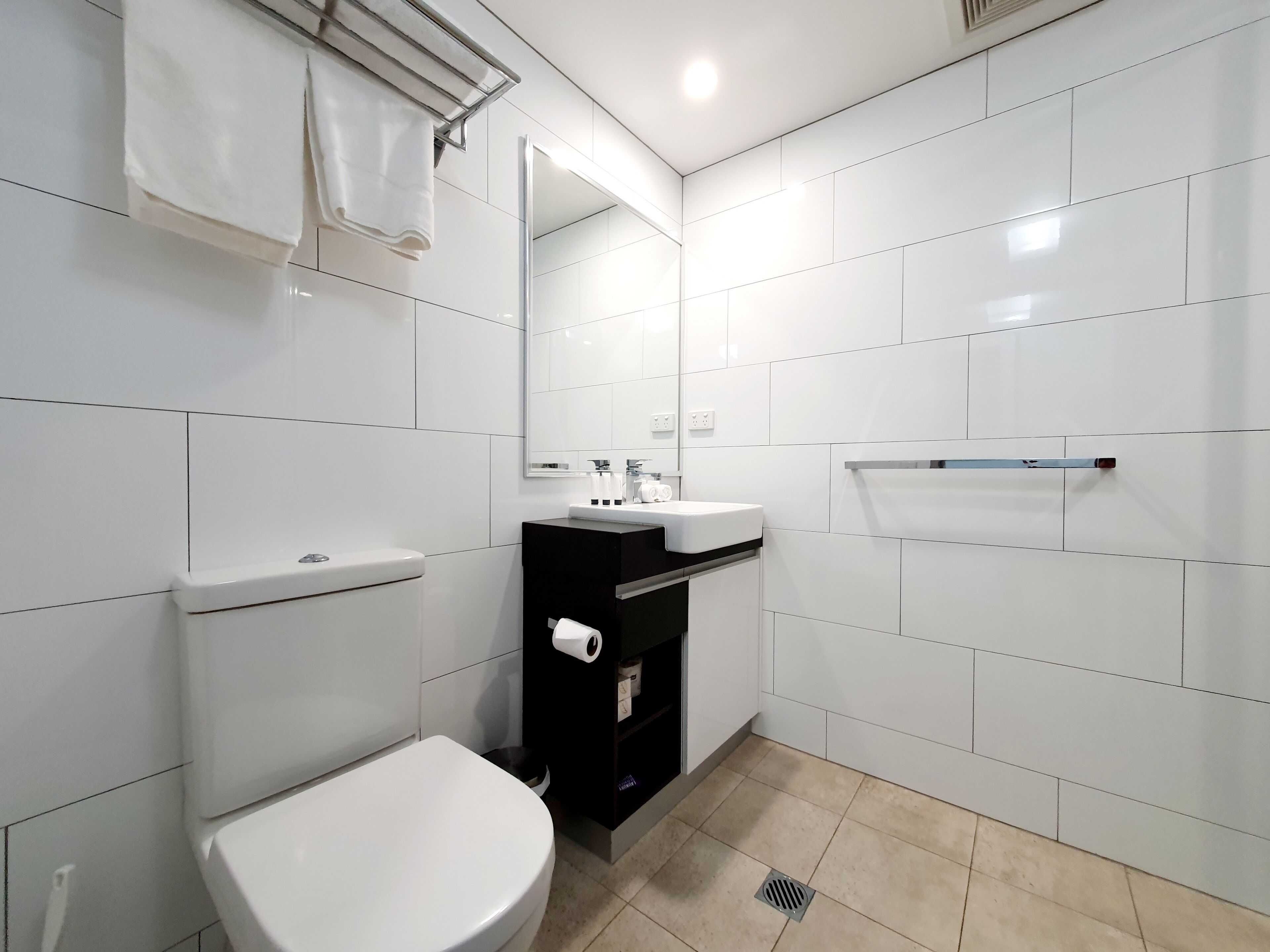 H on Mitchell Apartment Hotel