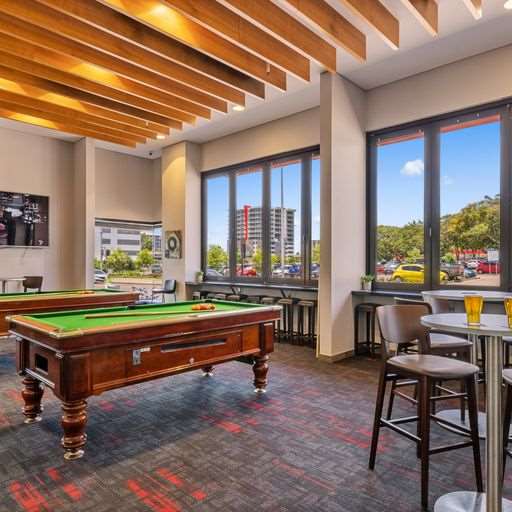 H on Mitchell Apartment Hotel