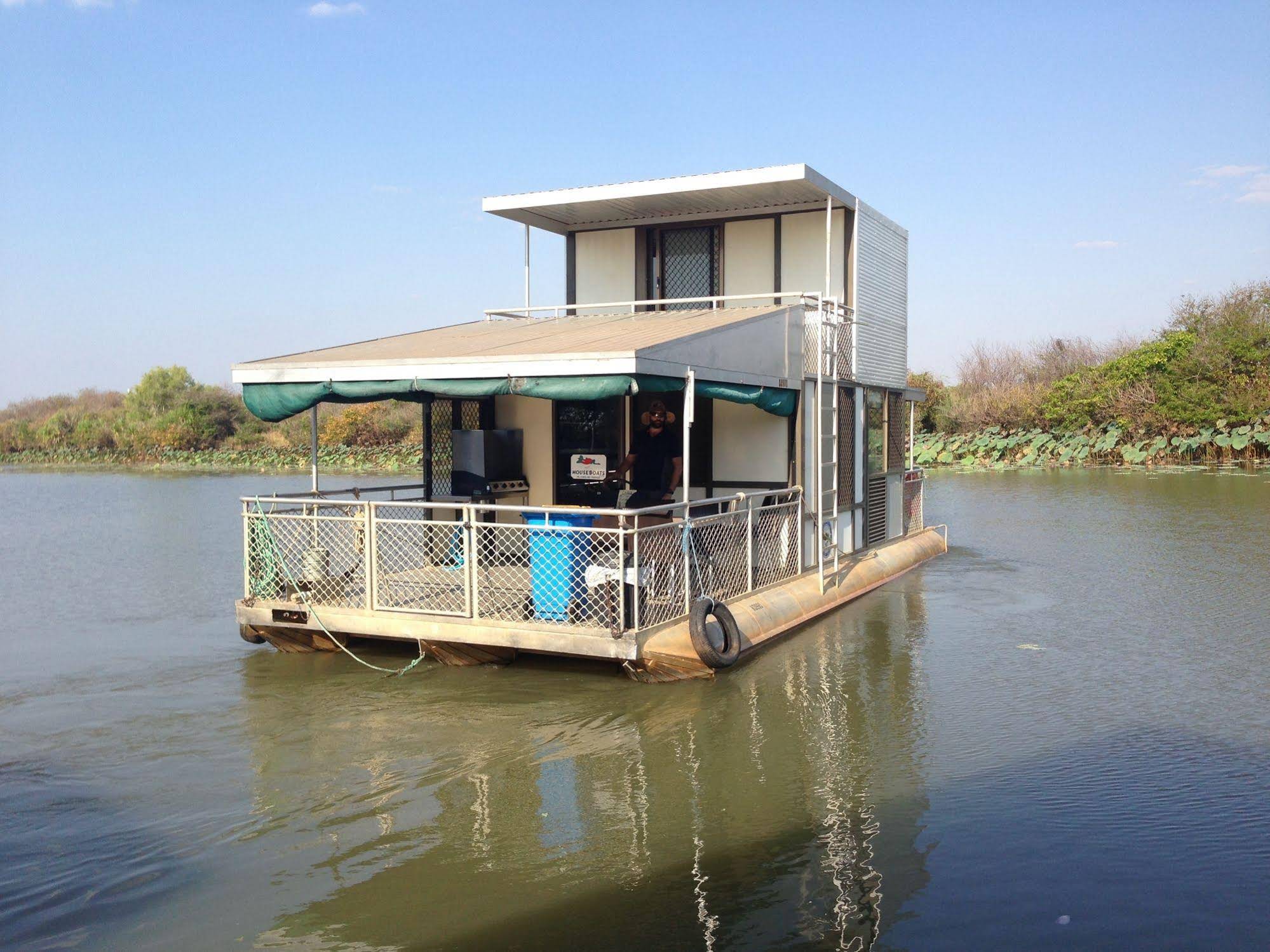 Mary River House Boats