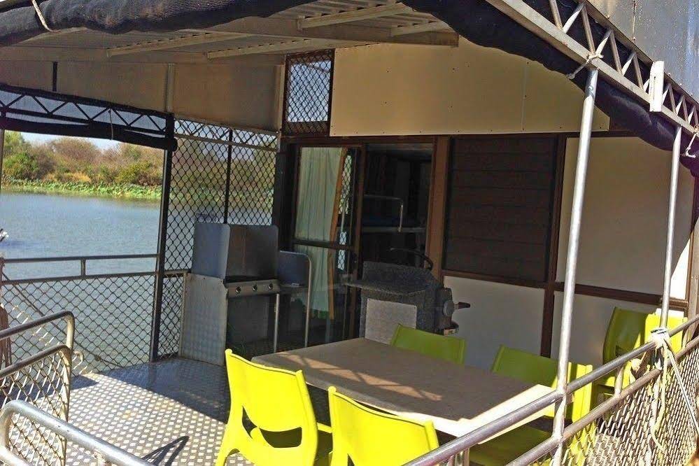 Mary River House Boats