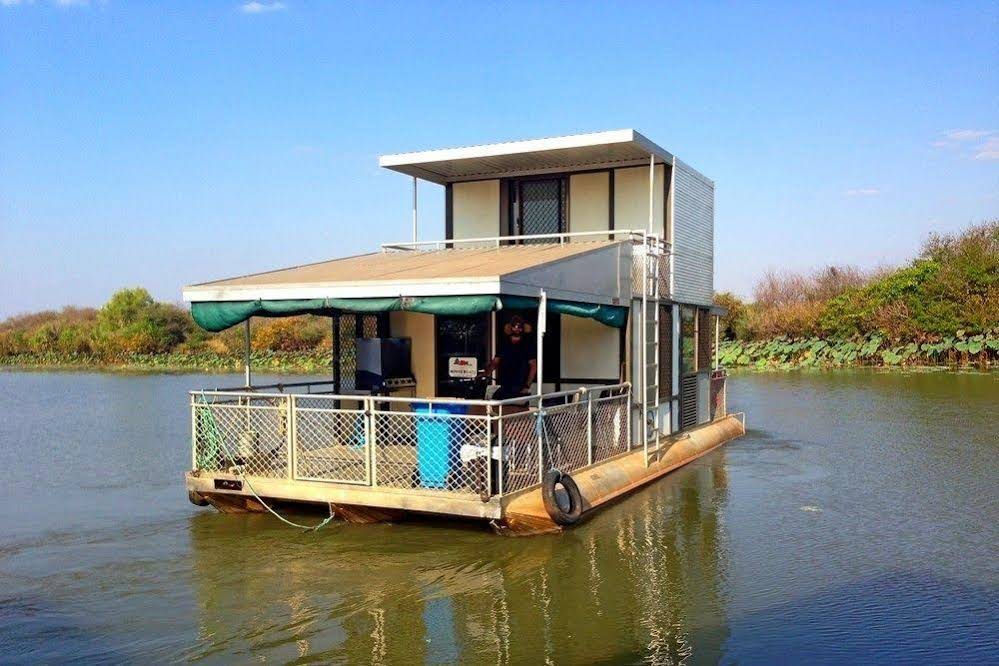 Mary River House Boats