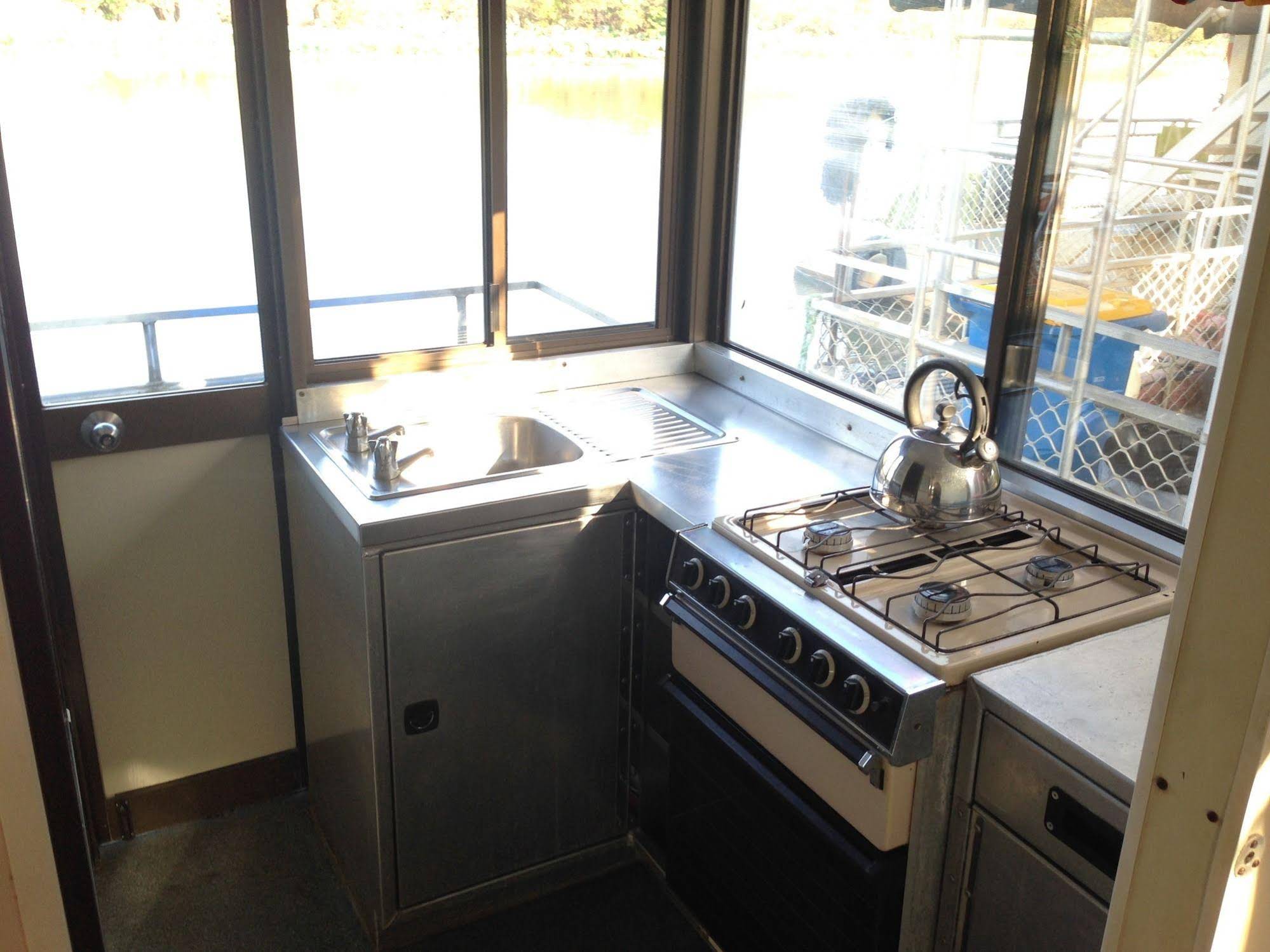 Mary River House Boats