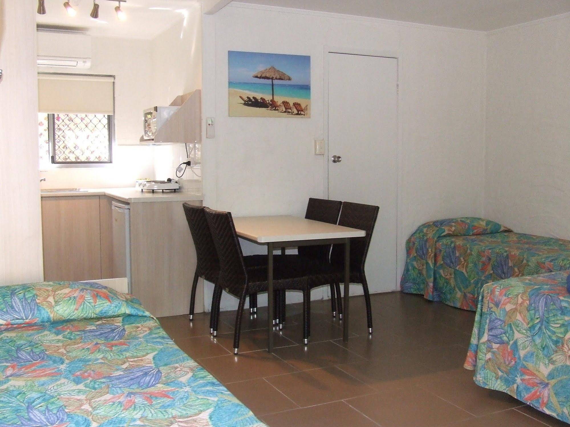 Mango Tree Motel