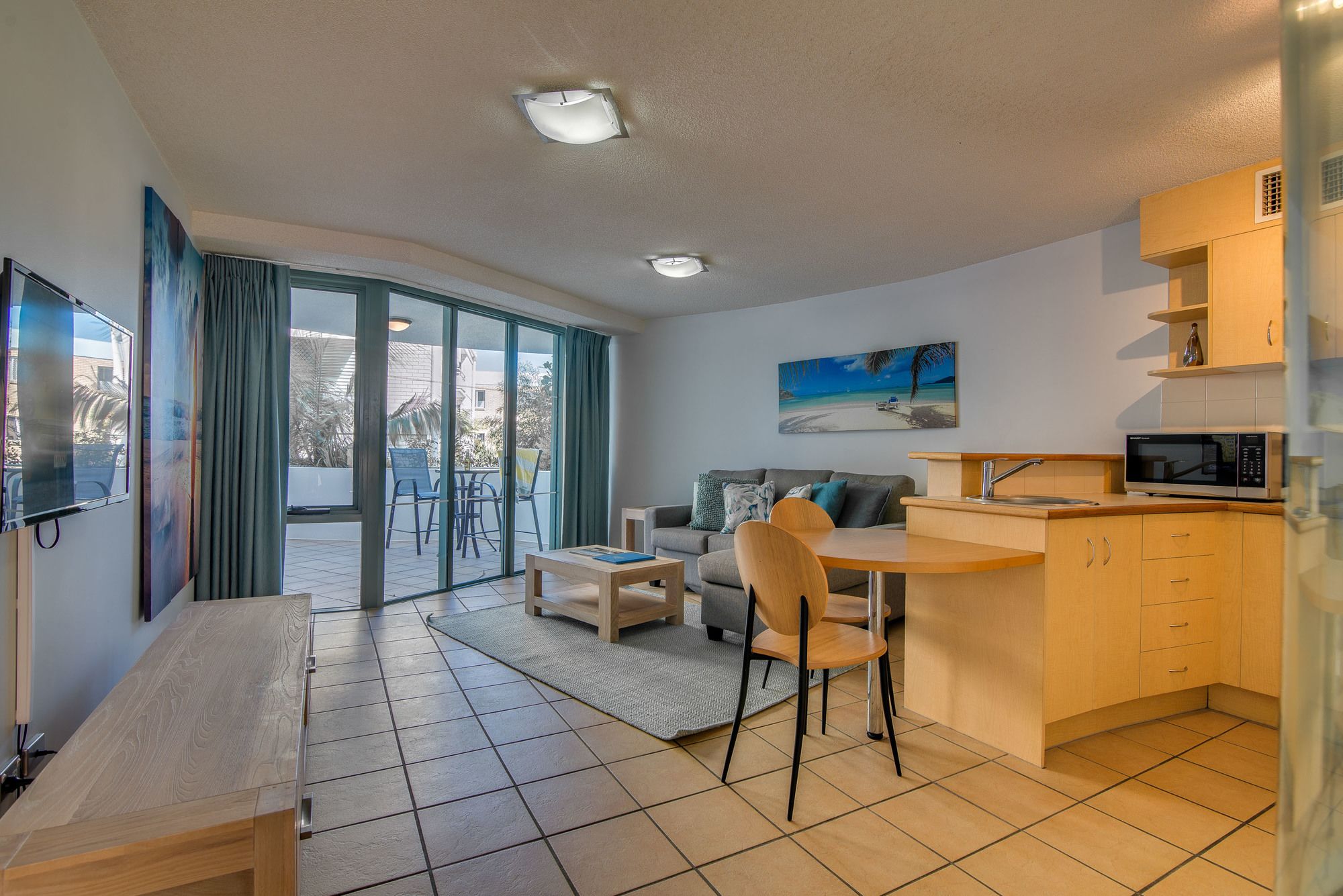 Grand Palais Beachside Resort