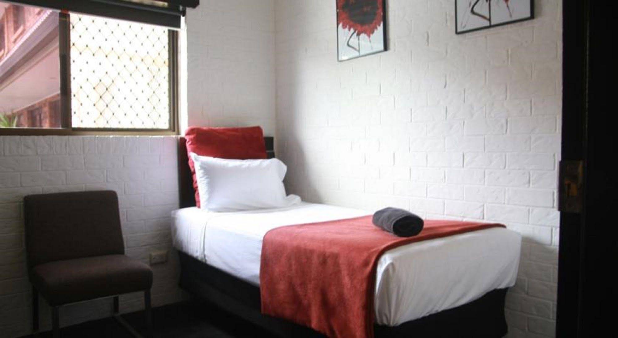 Ascot Budget Inn & Residences