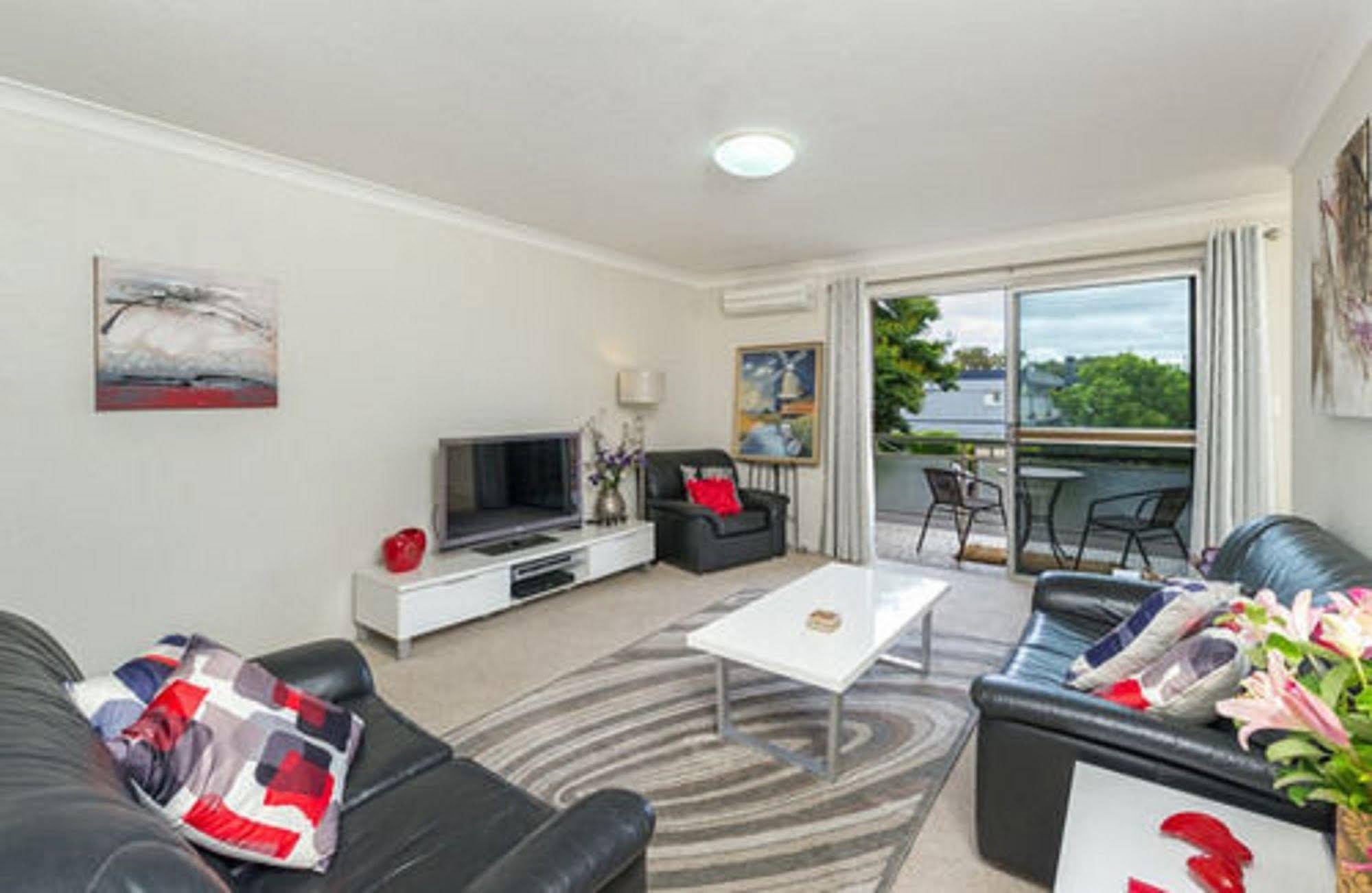 Ascot Budget Inn & Residences