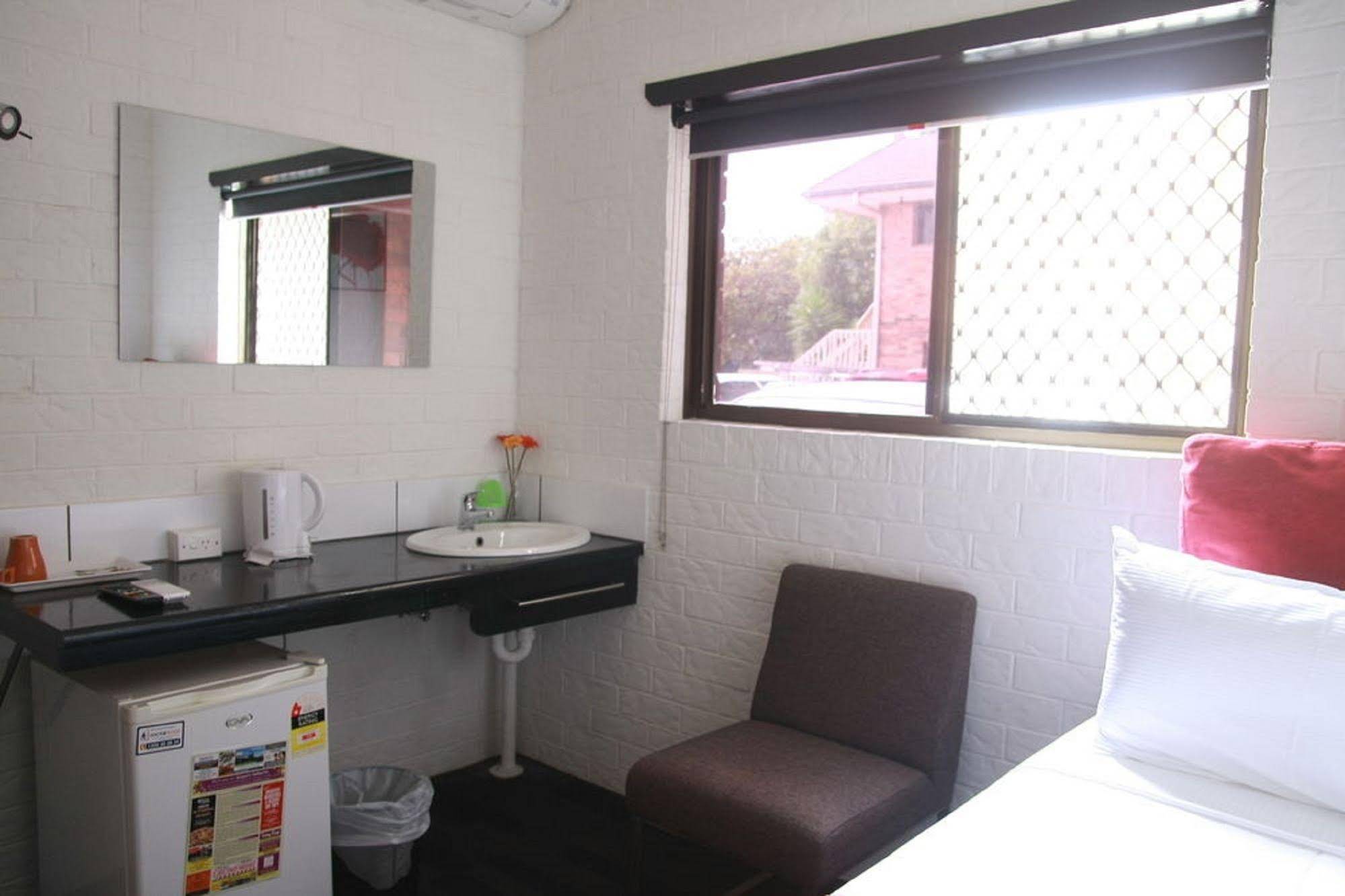 Ascot Budget Inn & Residences