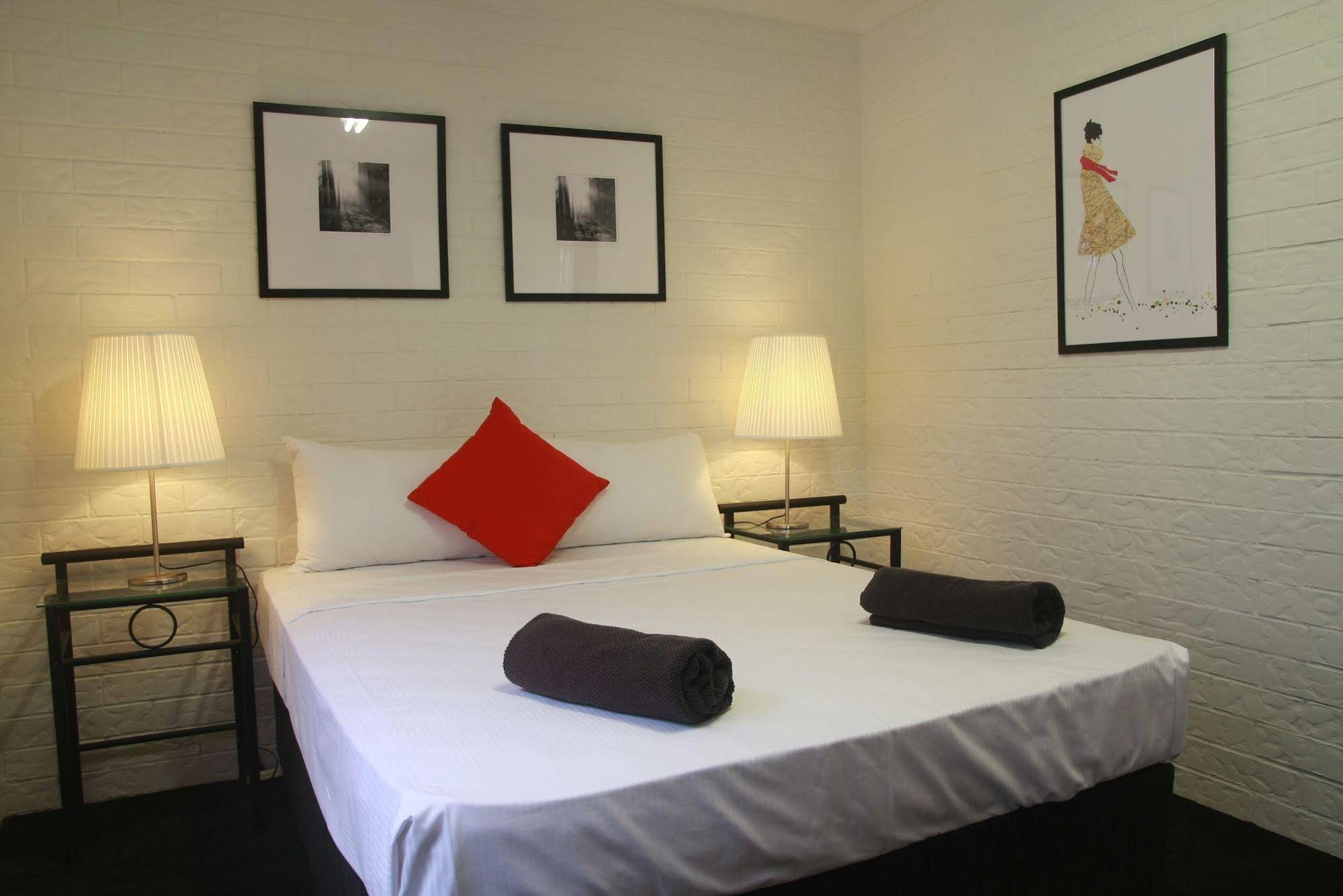 Ascot Budget Inn & Residences