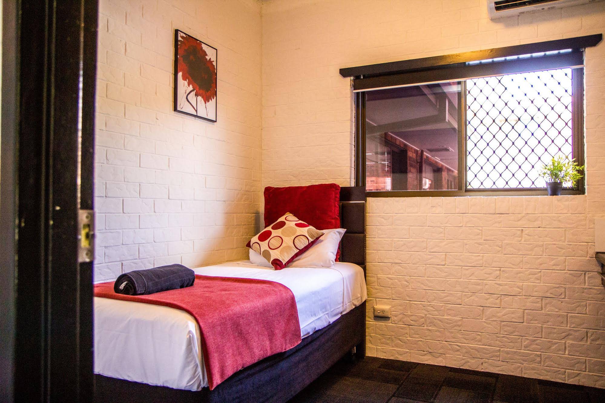 Ascot Budget Inn & Residences