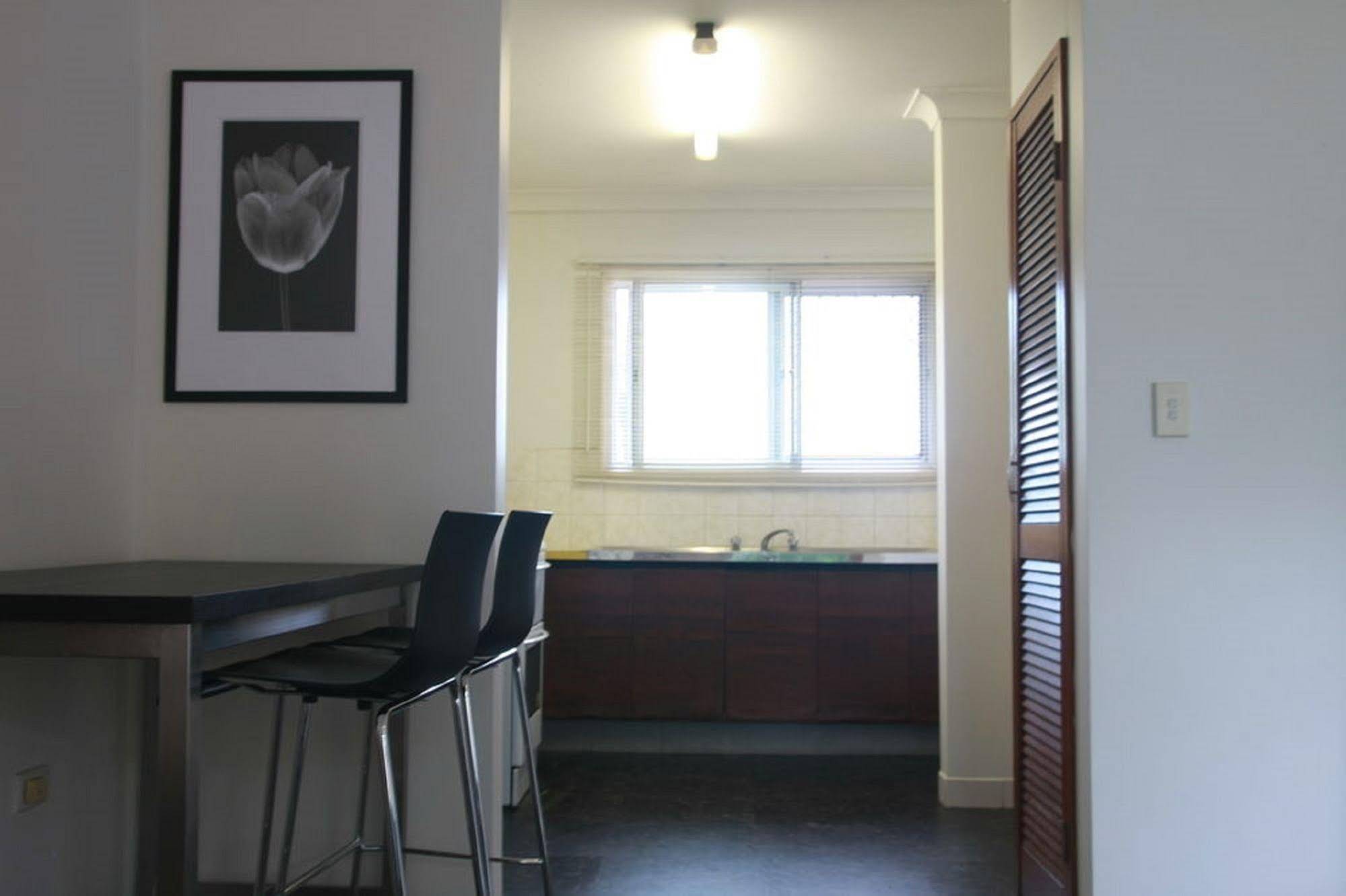 Ascot Budget Inn & Residences