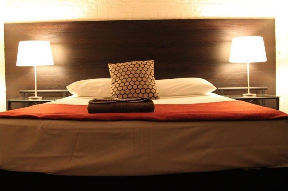 Ascot Budget Inn & Residences