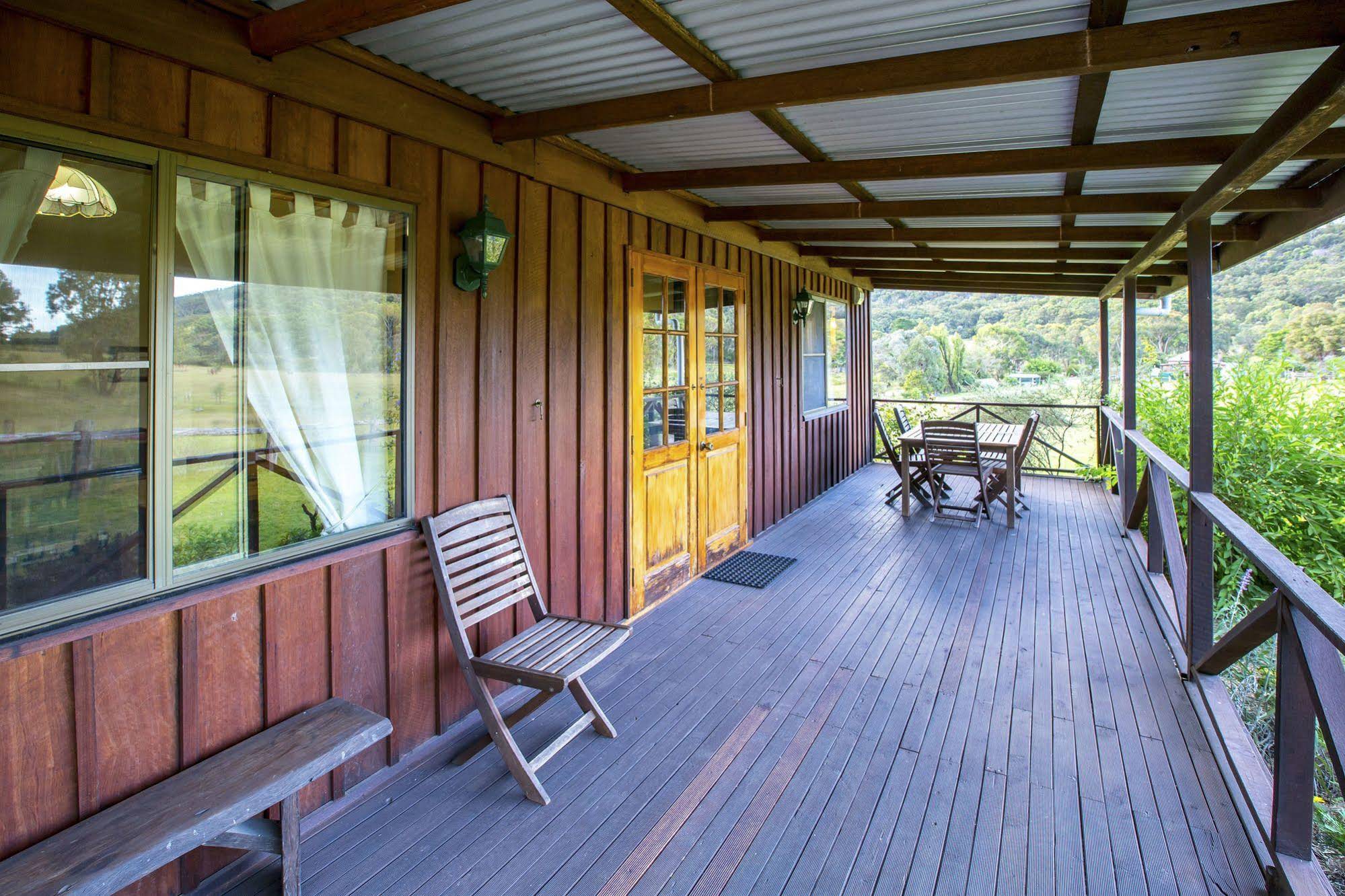 Wisteria Cottage and Cabins
