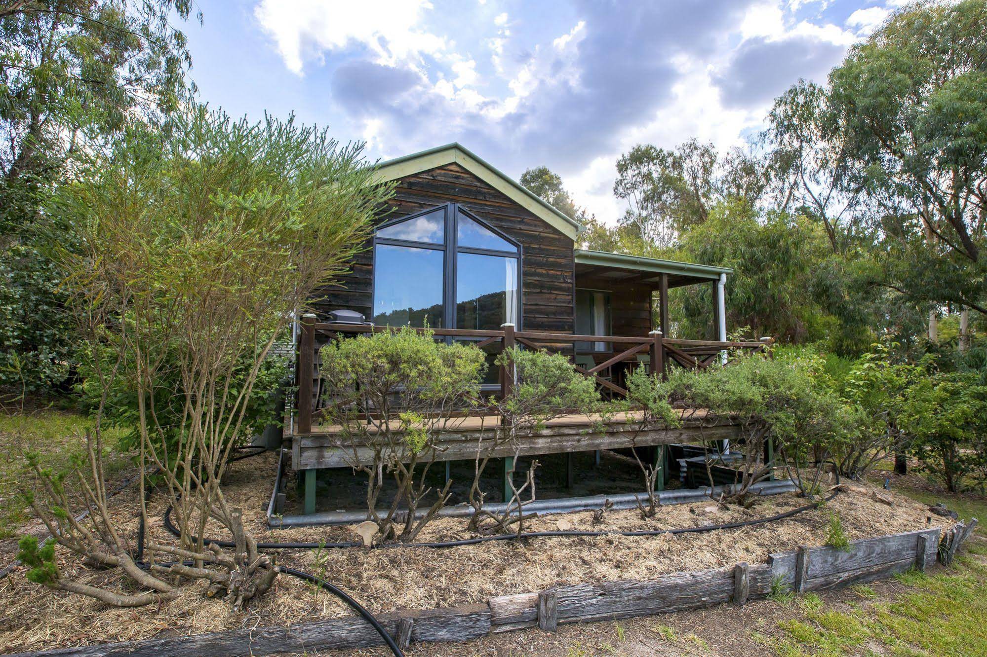 Wisteria Cottage and Cabins