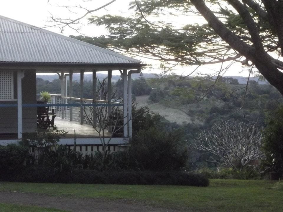 Montville Holiday House