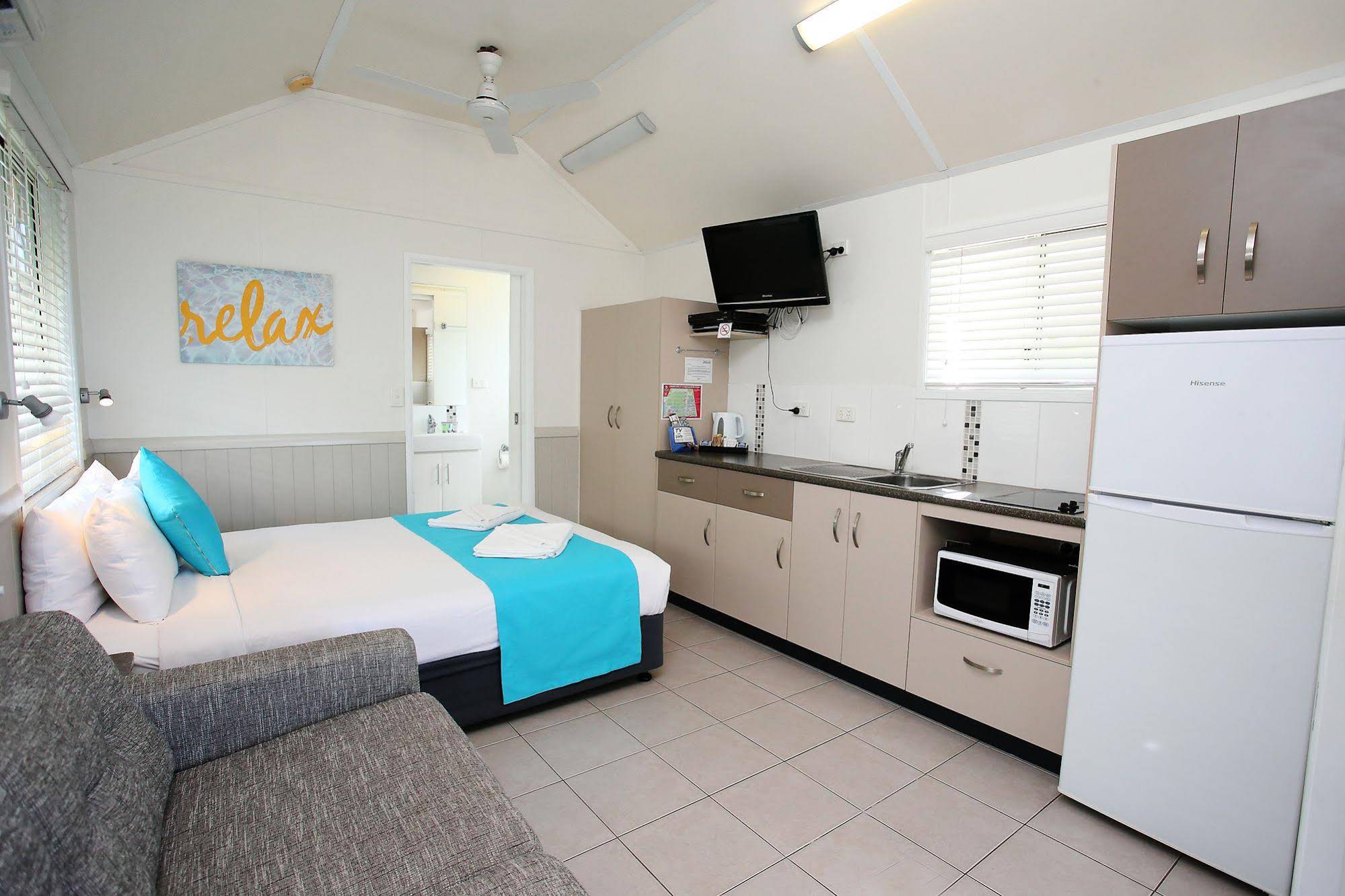 Rowes Bay Beachfront Holiday Park