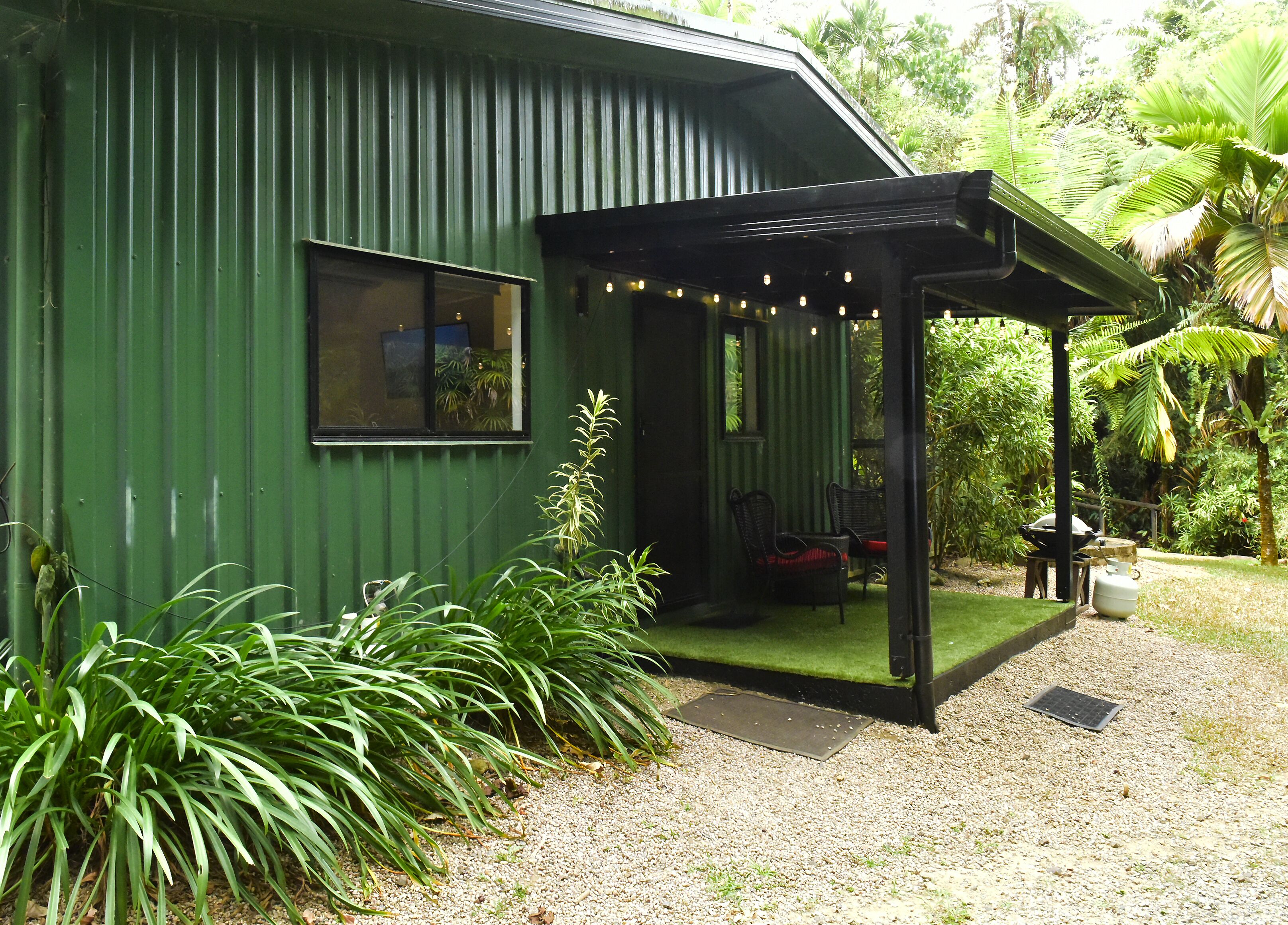 Misty Mountains Rainforest Retreat