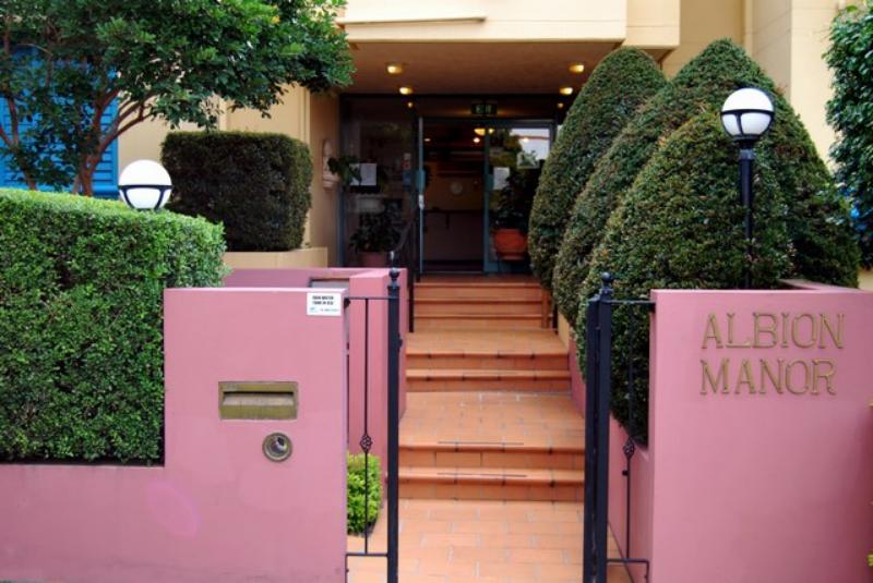 Airport Albion Manor Motel